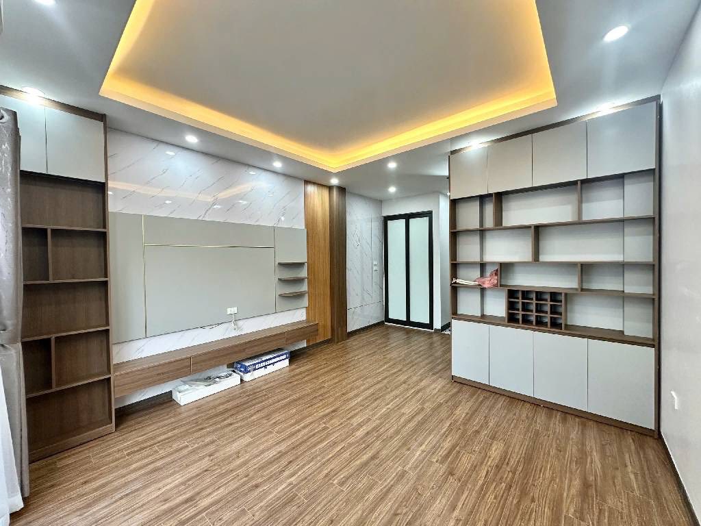 Tây Hồ, căn xinh 30m², 5 tầng thang máy, full nội thất hiện đại. Hơn 8 tỷ