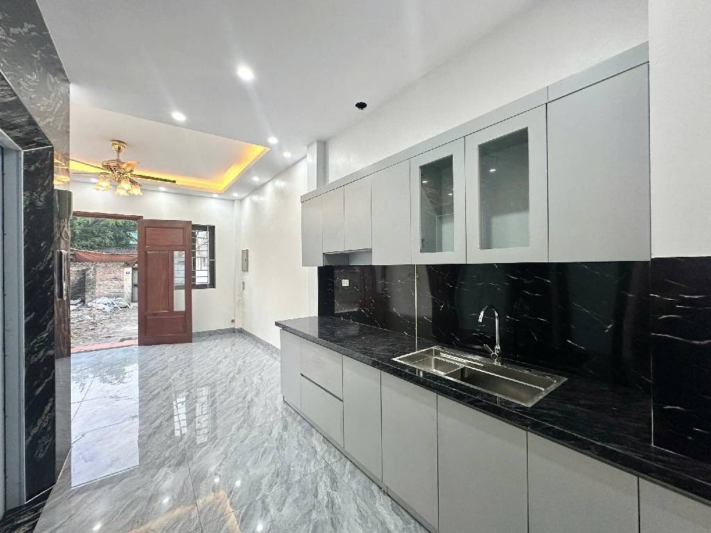 Tây Hồ, căn xinh 30m², 5 tầng thang máy, full nội thất hiện đại. Hơn 8 tỷ