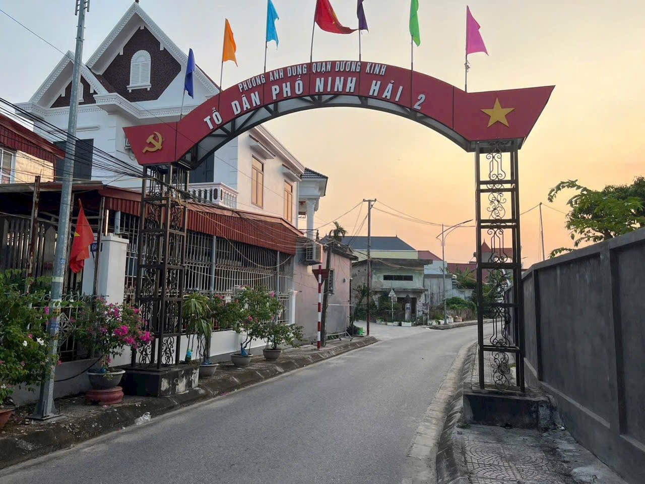 Chính chủ bán đất tặng nhà 2 tầng tại 5/17/604 Phạm Văn Đồng – Dương Kinh - 1,5xx