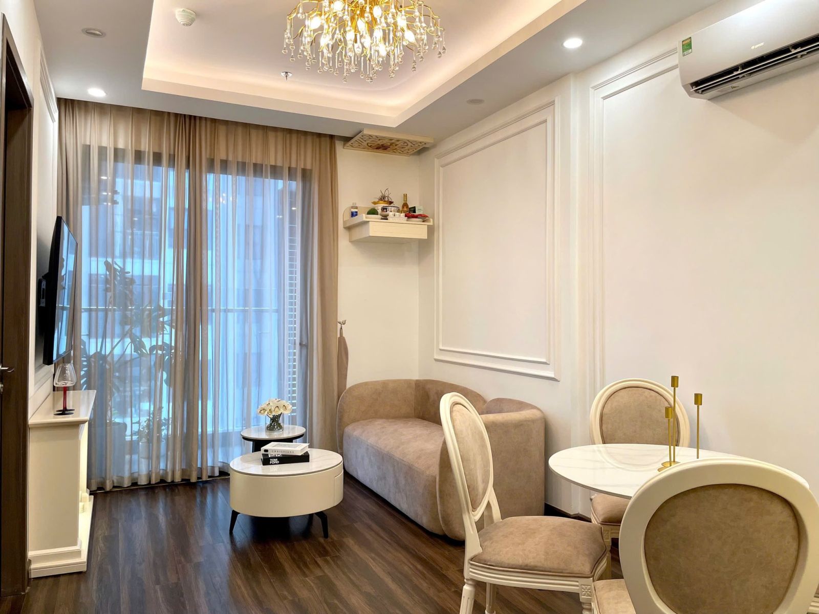 Bán Căn Hộ 2PN Full Nội Thất – View Bể Bơi – Tầng Trung – Hoàng Huy Commerce (Tòa Tulip)