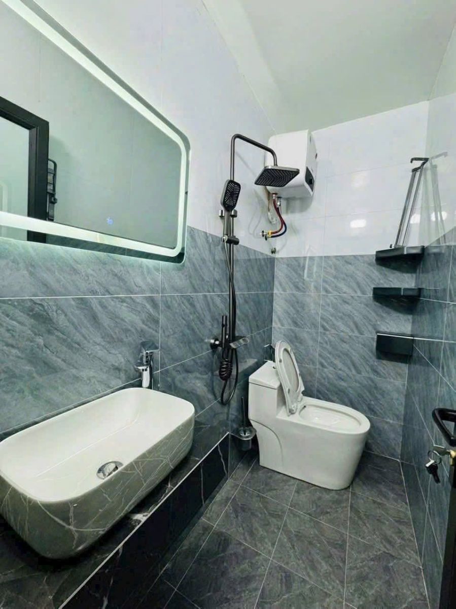 Bán Nhà Ngõ 67 Phố Ngô Gia Tự – 40m² – 3,5 Tầng – Giá 2,8 Tỷ