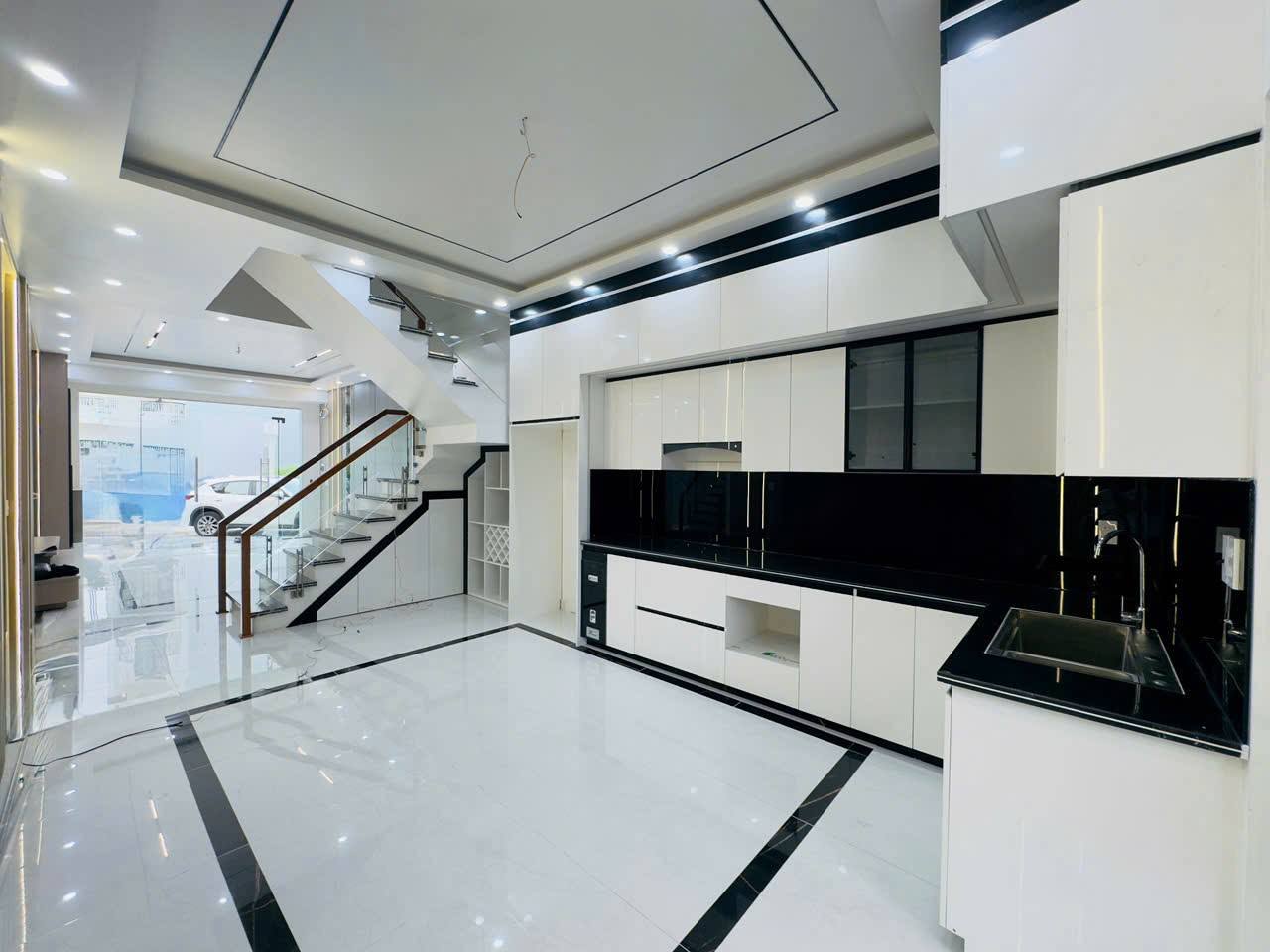 Nhà Sân Vườn 4 Tầng – 80m² – Lê Hồng Phong, Đằng Hải – Giá 6,8 Tỷ
