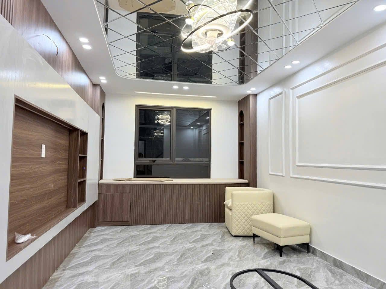 Bán Nhà 5 Tầng – Tuyến II Trần Nguyên Hãn – 50m2 – 5,5 Tỷ – Ôtô Vào Nhà