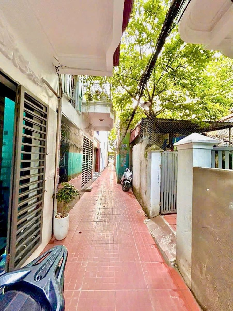 Bán Nhà Ngõ Trần Nguyên Hãn – 33m² – 2,5 Tầng – Giá 2,25 Tỷ