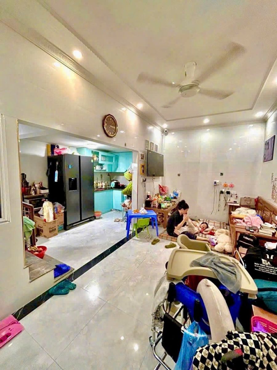 Bán Nhà Ngõ Trần Nguyên Hãn – 33m² – 2,5 Tầng – Giá 2,25 Tỷ