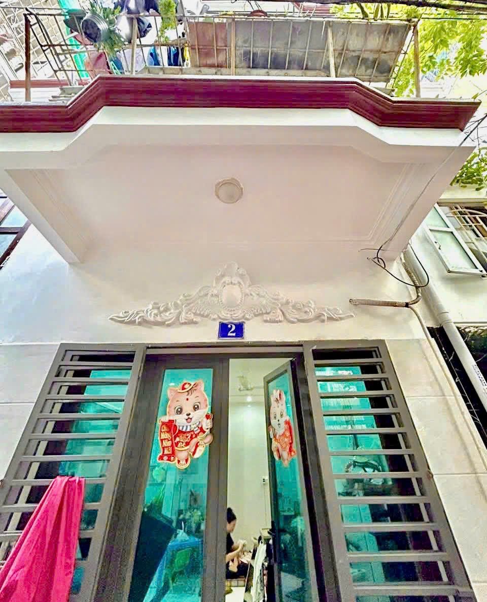 Bán Nhà Ngõ Trần Nguyên Hãn – 33m² – 2,5 Tầng – Giá 2,25 Tỷ