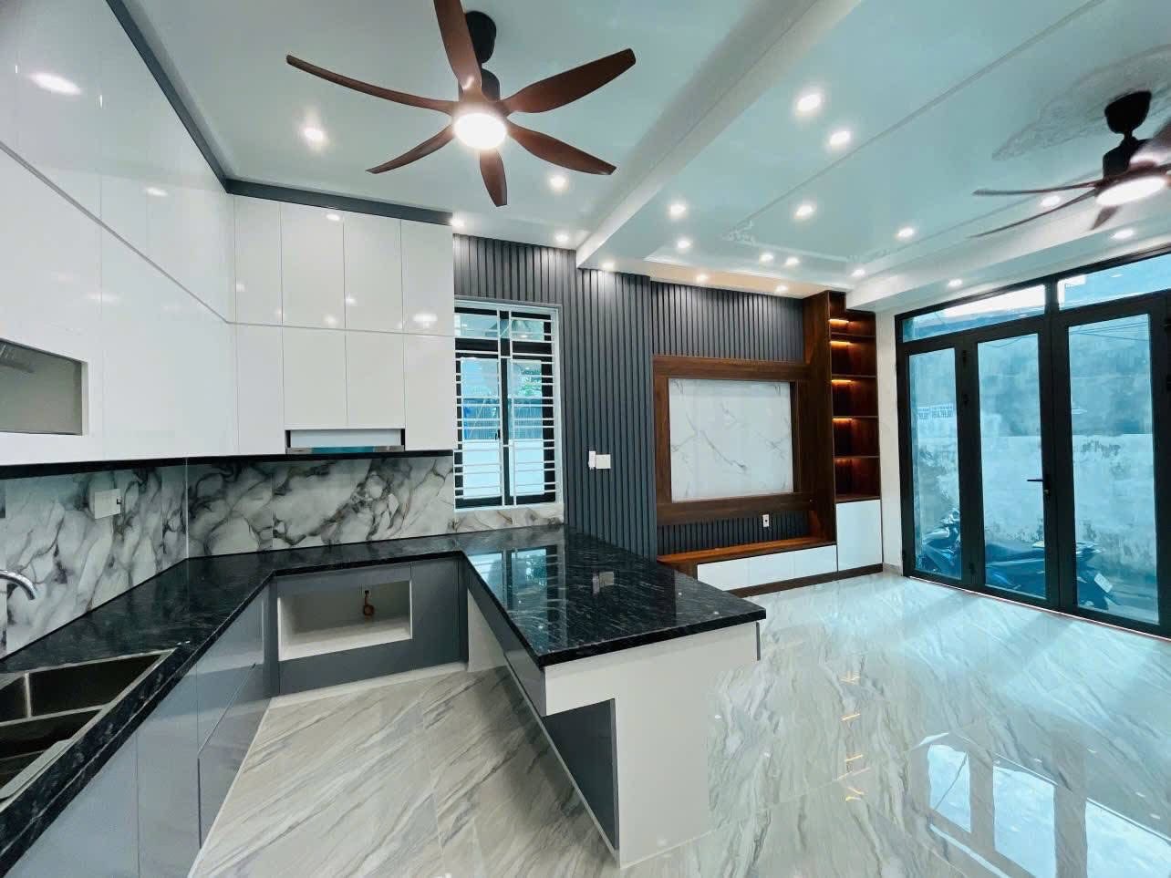 🏠 BÁN NHÀ 4 TẦNG CHỢ HÀNG – LÊ CHÂN | NGÕ RỘNG, Ô TÔ ĐỖ CỬA | GẦN HỒ SEN 🏠