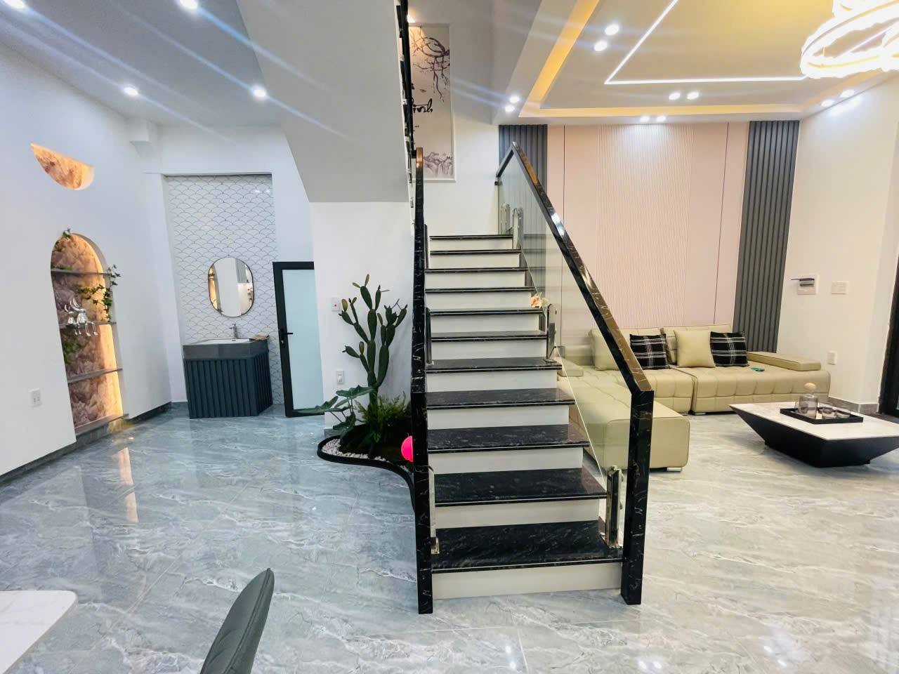 Bán Nhà Phố 3 Tầng – Trung Tâm Lạch Tray, Hải Phòng – 62m² – Giá 3,45 Tỷ