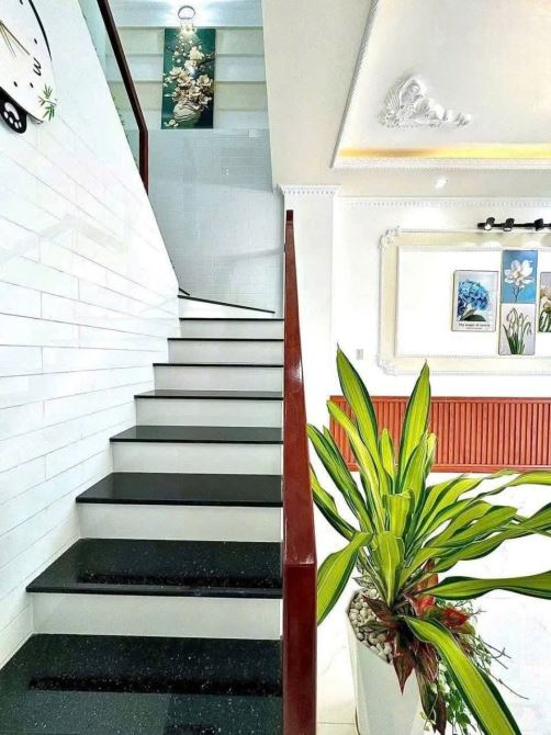 bán căn đang cho thuê 20tr/ tháng ngay Phan Văn Hân, Bình Thạnh.Giá: 3 tỷ 530tr, sổ riêng