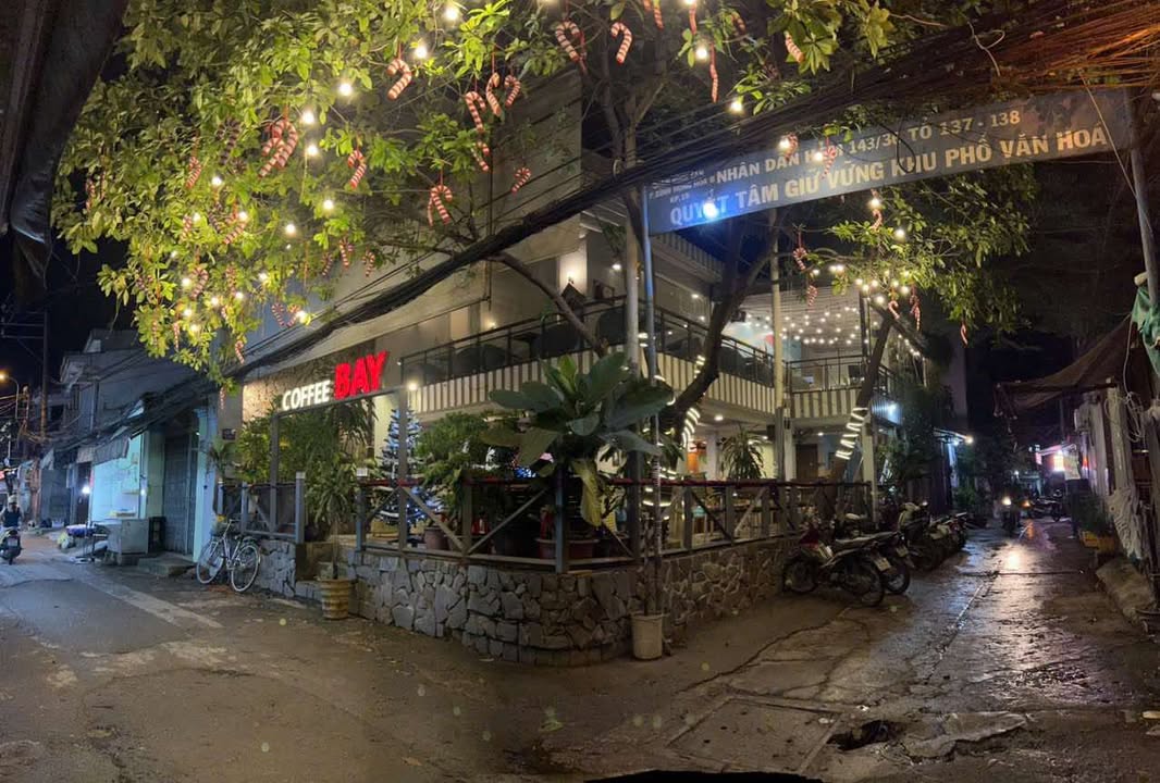 GÓC 2 MẶT TIỀN CHỢ! Bán nhà 160M² (8x20m), Có Sẵn Quán Cafe Sân Vườn - Bình Hưng Hoà B, Bình Tân - Giá 18.7 Tỷ!