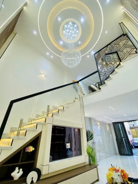 Bán nhà mặt tiền đường Hà Huy Giáp, kinh doanh sầm uất, giá 17 tỷ