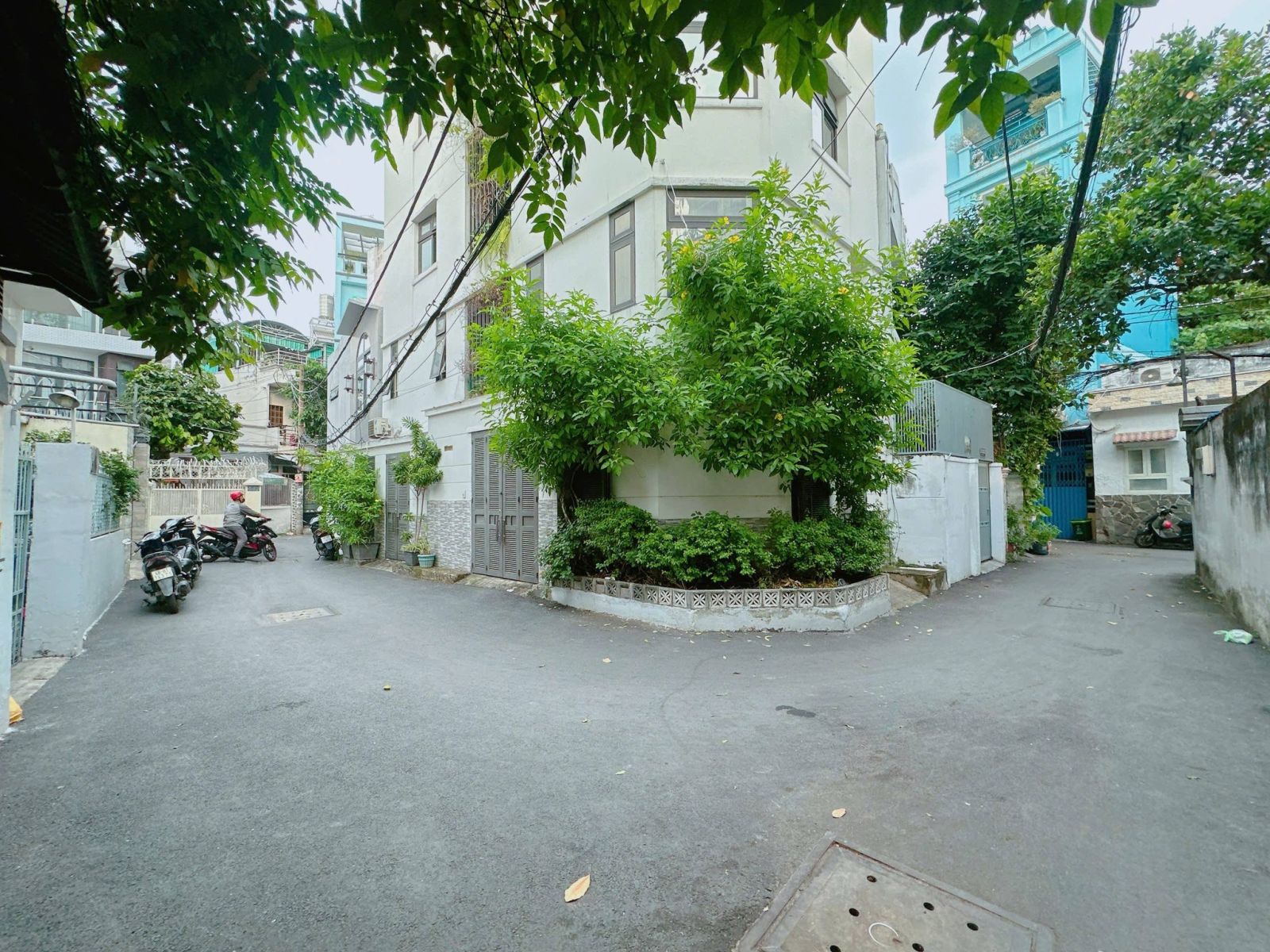 SIÊU PHẨM XE HƠI ĐỖ CỬA – NGUYỄN VĂN ĐẬU – BÌNH THẠNH