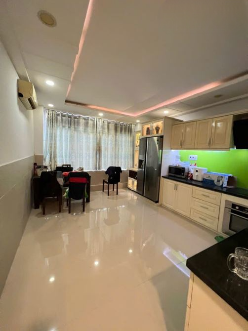 BÌNH THẠNH - MẶT TIỀN THỤT CHỢ BÀ CHIỂU - DT (4Mx8M) 4 TẦNG BTCT - VỊ TRÍ ĐẮC ĐỊA - 5