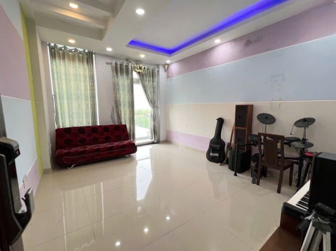 BÌNH THẠNH - MẶT TIỀN THỤT CHỢ BÀ CHIỂU - DT (4Mx8M) 4 TẦNG BTCT - VỊ TRÍ ĐẮC ĐỊA - 5