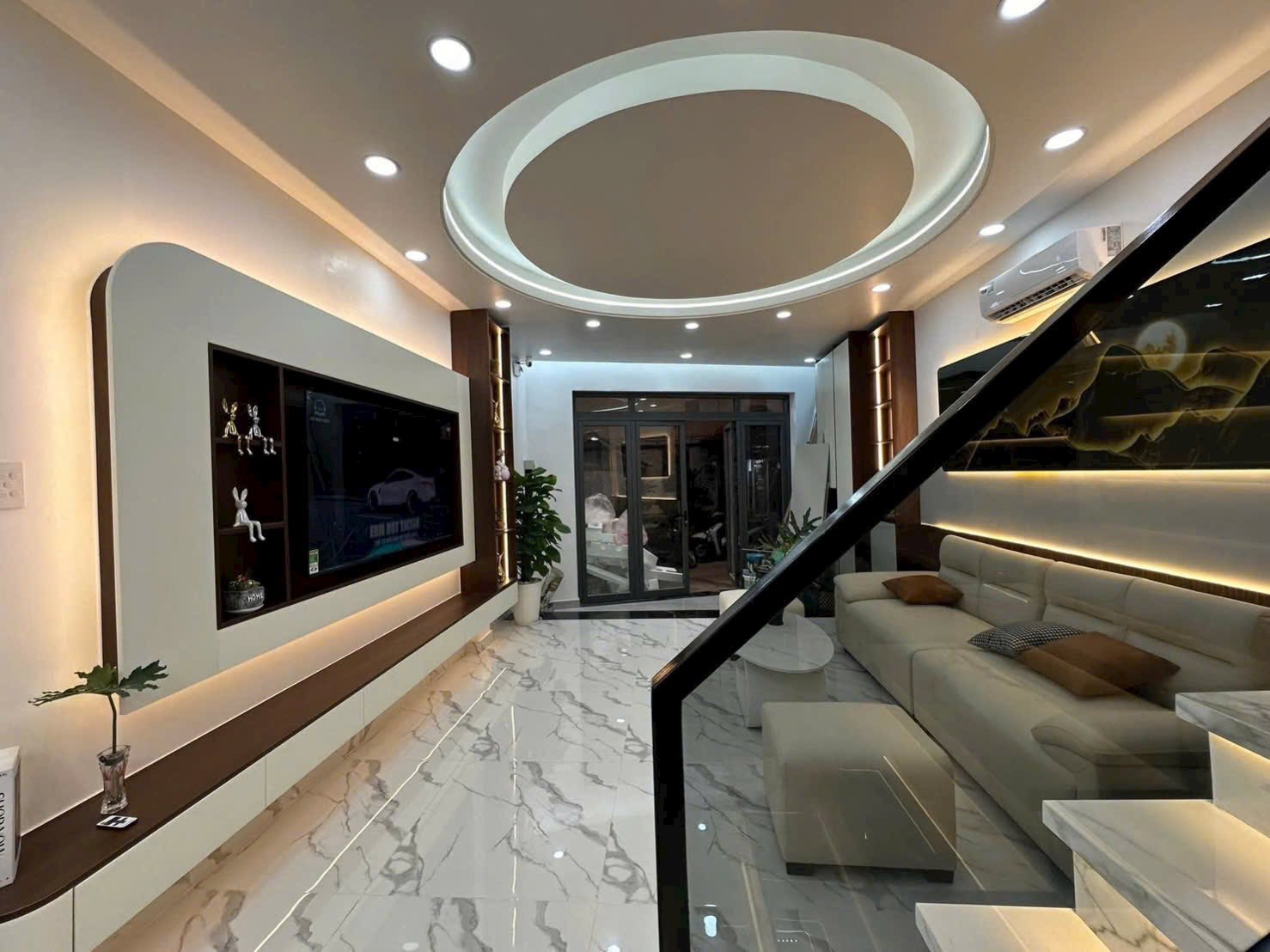 Bán Nhà Mặt Tiền Kinh Doanh - Quận 7