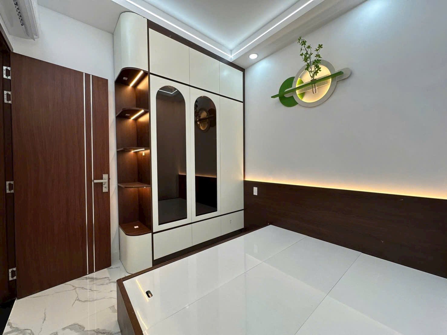 Bán Nhà Mặt Tiền Kinh Doanh - Quận 7
