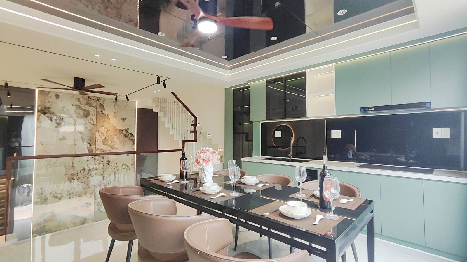 CHIỀU NGANG KHỦNG 4.8M HIẾM CÓ: BỘ 3 SIÊU PHẨM P6 GẦN SÂN BAY - XE HƠI NGỦ TRONG NHÀ.