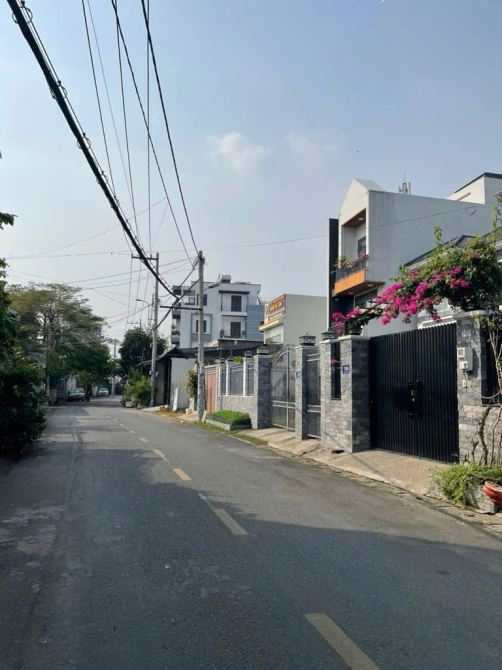 NHÀ 2 TẦNG, HẺM THÔNG TẠI TRUNG CHÁNH - HÓC MÔN, GIÁ CHỈ 3.2 TỶ!
