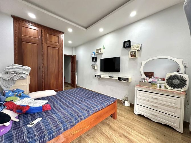Bán nhà mặt tiền Nguyễn Đình Chiểu, P.3, Phú Nhuận
