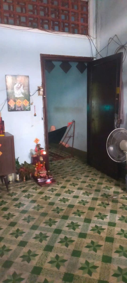 Nhà tập thể 4 lầu - bán lầu 2 - địa chỉ 194 Võ Văn Kiệt phường Bến Thành Quận 1 -  ngang 5, 75 m - dài 29,81m - giá 8 tỷ 1