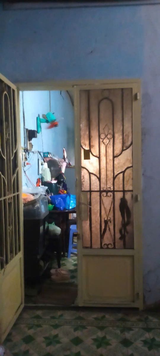 Nhà tập thể 4 lầu - bán lầu 2 - địa chỉ 194 Võ Văn Kiệt phường Bến Thành Quận 1 -  ngang 5, 75 m - dài 29,81m - giá 8 tỷ 1
