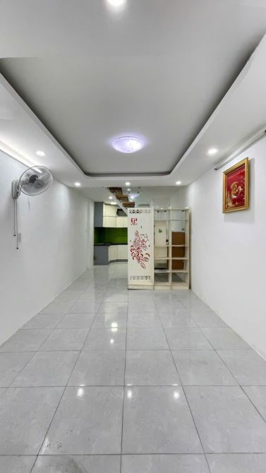 Bán nhà Trần Đình xu Quận 1 gần 20m, 2 tầng vào ở ngay chỉ 3.8 tỷ