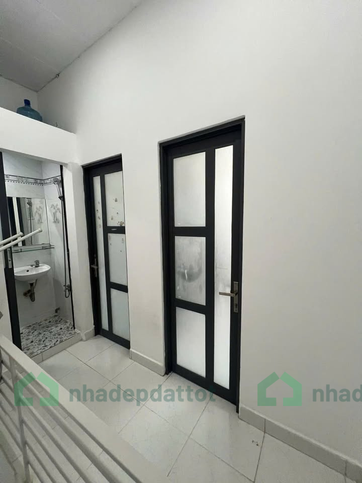 Nhà mới 3 tầng - Quận 1 - 21,7m2 - 4,8 tỷ