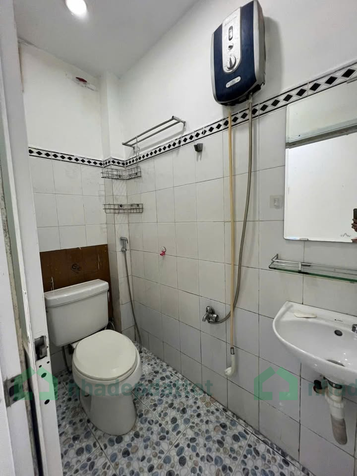 Nhà mới 3 tầng - Quận 1 - 21,7m2 - 4,8 tỷ