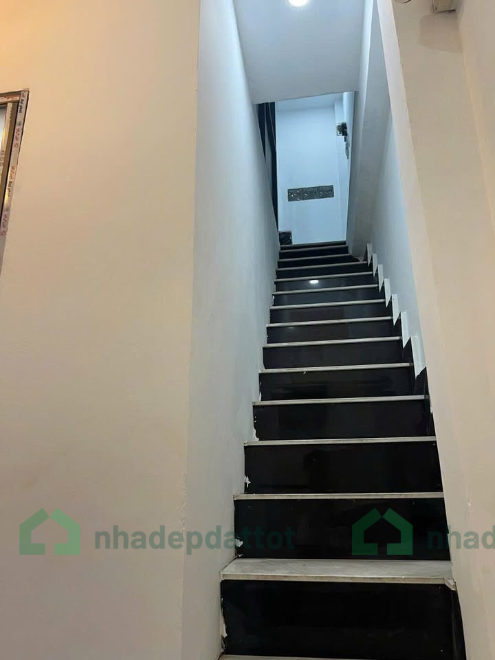 Nhà mới 3 tầng - Quận 1 - 21,7m2 - 4,8 tỷ