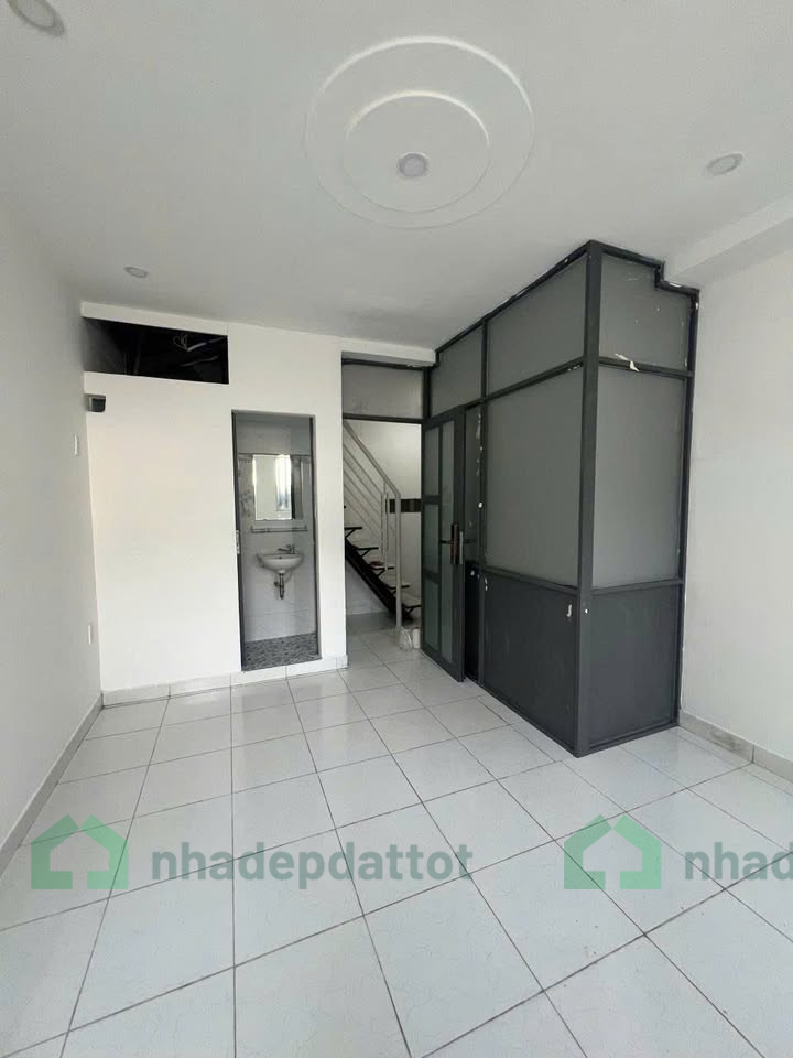 Nhà mới 3 tầng - Quận 1 - 21,7m2 - 4,8 tỷ