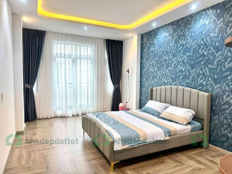 Nhà siêu vị trí sát vòng xoay Ngã Bảy, gần đường 3/2, chỉ 50m ra mặt tiền Lê Hồng Phong!