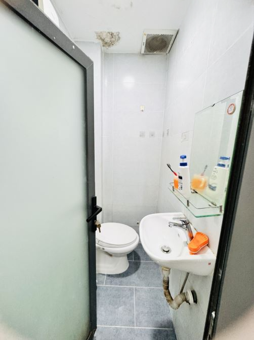 Chỉ hơn 3 tỷ. Nhà 4 tầng đầy đủ công năng gồm 2pn. ST. Hẻm thông Điện Biên Phủ. Q10