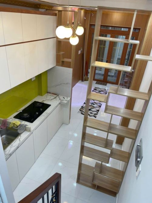 Chỉ hơn 3 tỷ. Phường 15. Q10. Nhà 3 tầng ở ngay. Gồm 3pn. 3wc. Cực hiếm