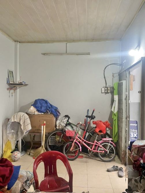 Vài căn ra Mặt tiền Nguyễn Tiểu La. Q10. Nhà 2 tầng ngang 6m đẹp. 2PN 2WC. Chỉ nhỉnh 3 tỷ.