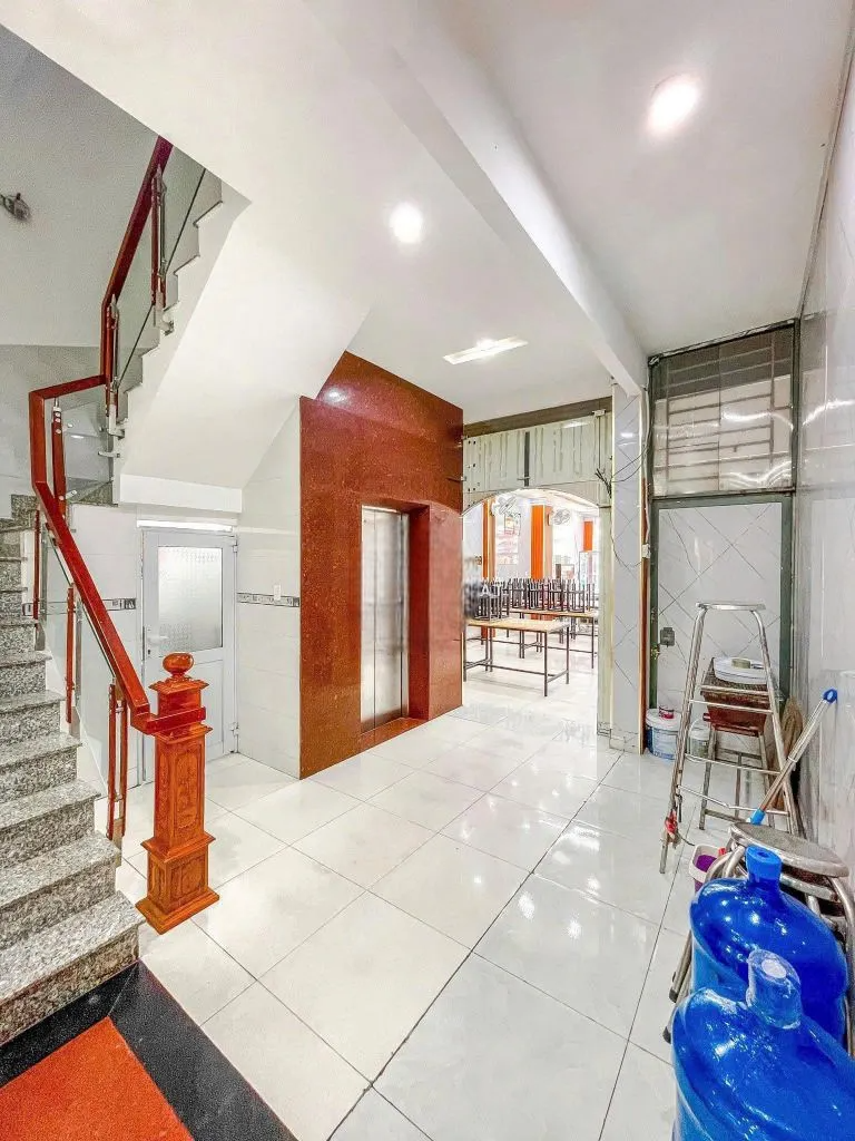 Bán biệt thự phố 6 tầng – mặt tiền hà huy giáp, quận 12