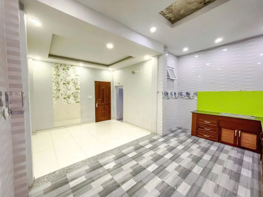 Bán biệt thự phố 6 tầng – mặt tiền hà huy giáp, quận 12