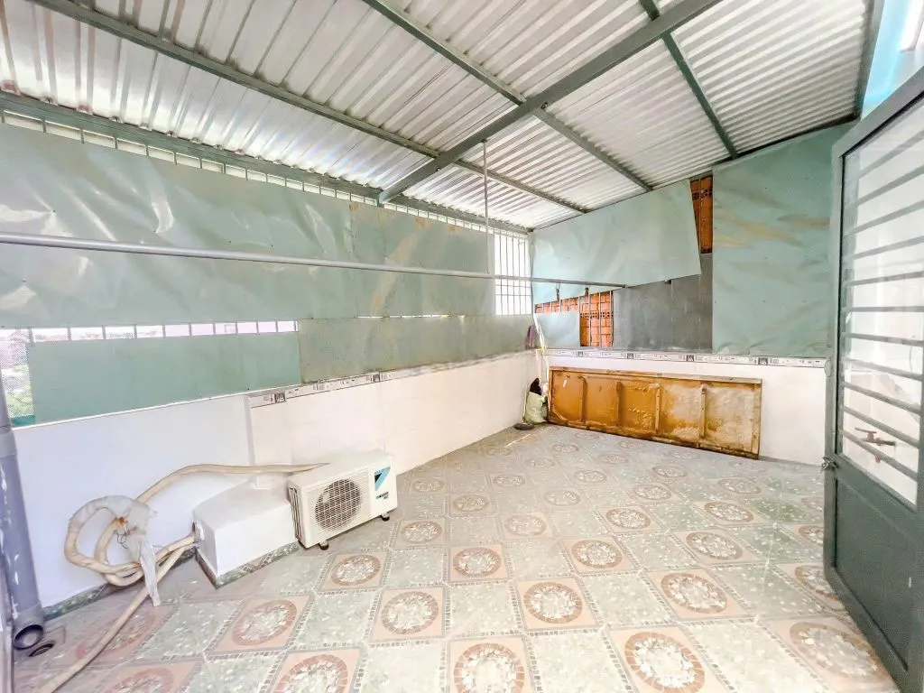 Bán biệt thự phố 6 tầng – mặt tiền hà huy giáp, quận 12
