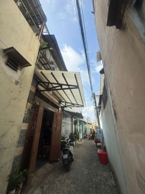 NHÀ ĐẸP QUẬN 12 - NHÀ 2 TẦNG – NGANG 4 M DÀI 17M - GẦN ĐƯỜNG TRƯỜNG CHINH