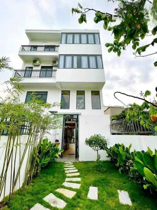 Siêu Hiếm, Nhà 3 tầng 132m2, sân rộng. Đường xe tải ngay Hiệp Thành CiTy