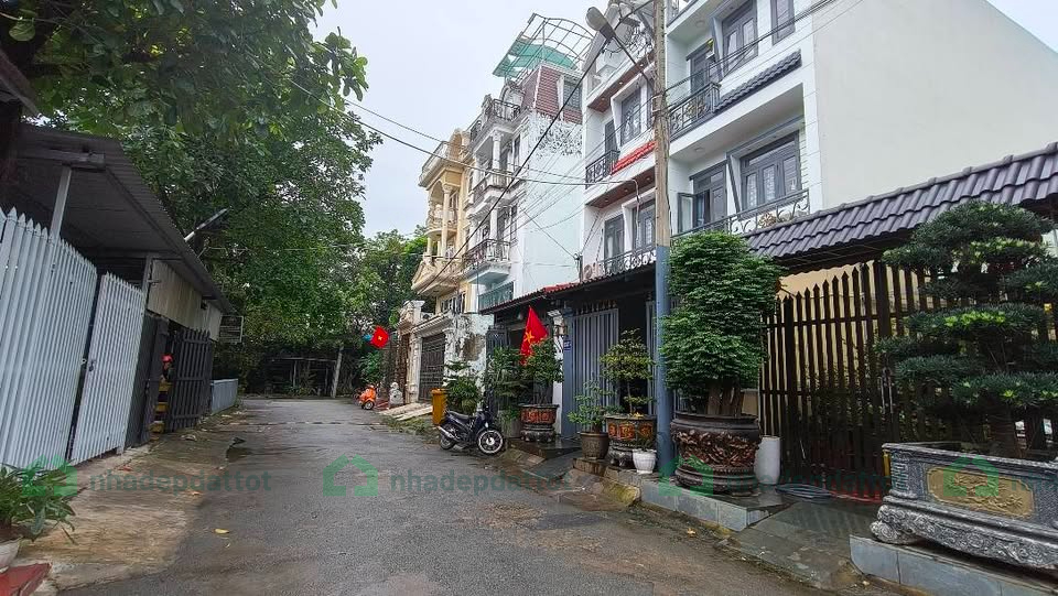Nhà 1 trệt 2 tầng - 72m2 - nhỉnh 7 tỷ - tặng thêm gara ô tô + sân vườn 65m² -  KDC Thới An, Q12