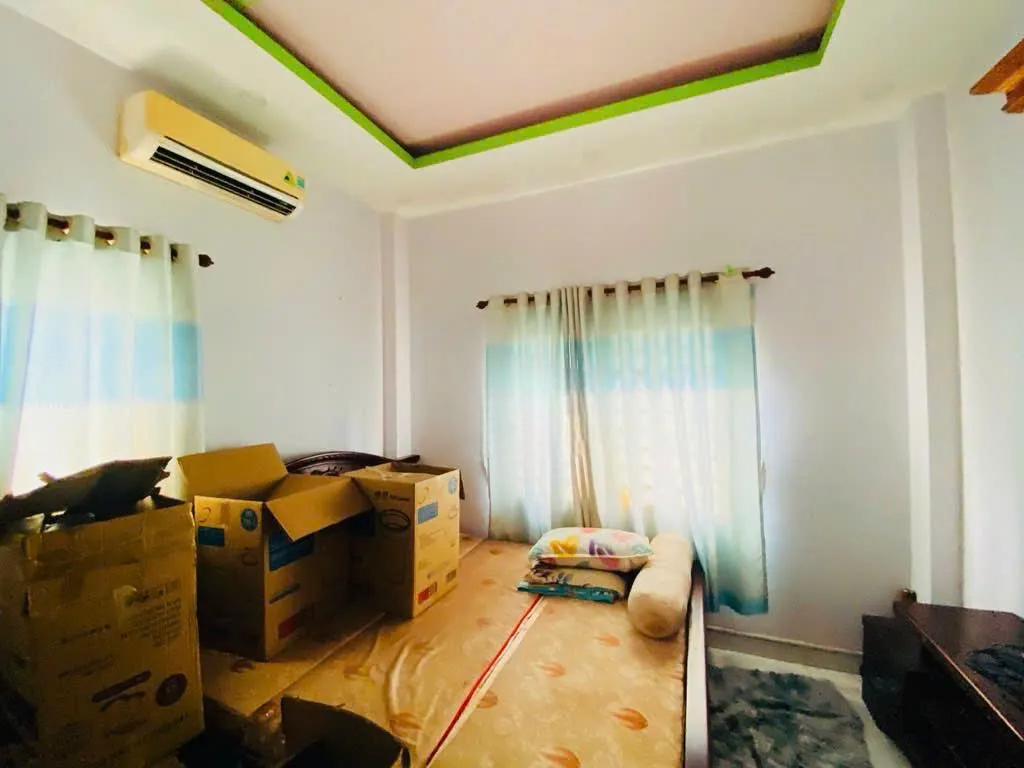 Nhà phố 1 trêt 2 lầu mặt tiền đường thới an 10 p thới an quận12