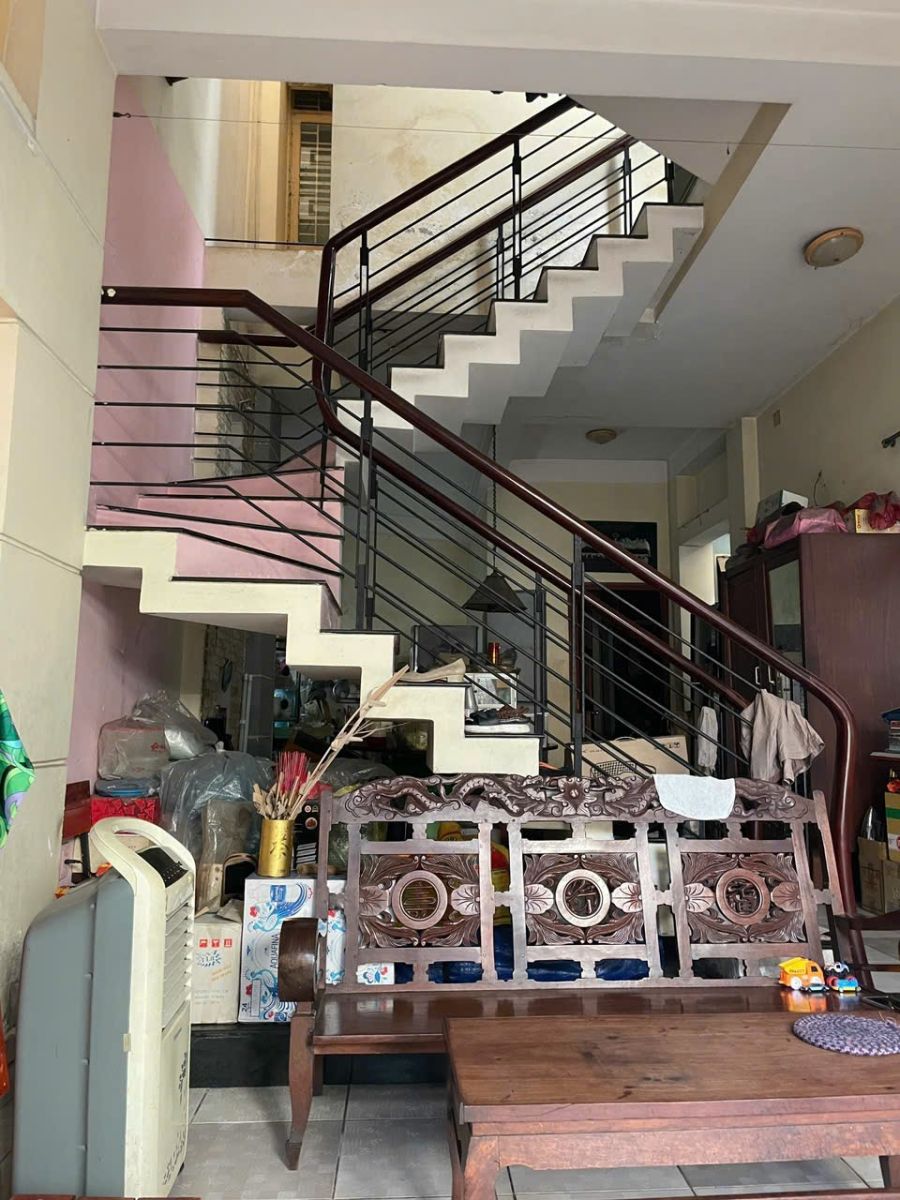 Cần bán gấp nhà mặt tiền Quận 3, TPHCM , 8x26m, nở hậu.