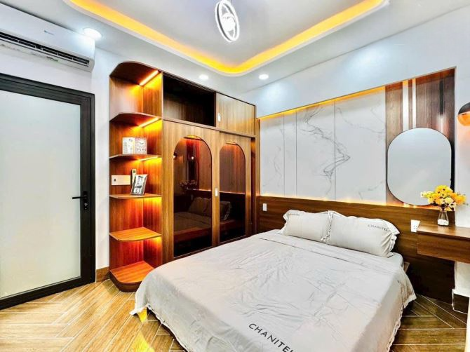 Bán nhà 1 trệt 2 lầu, 3 phòng ngủ, tặng full nội thất, giá 2,89 tỷ