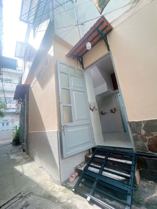 CÁCH 1 CĂN NHÀ RA MẶT TIỀN XE TẢI NGANG 3.5 X 7 - 3 TẦNG HƠN 2 TỶ