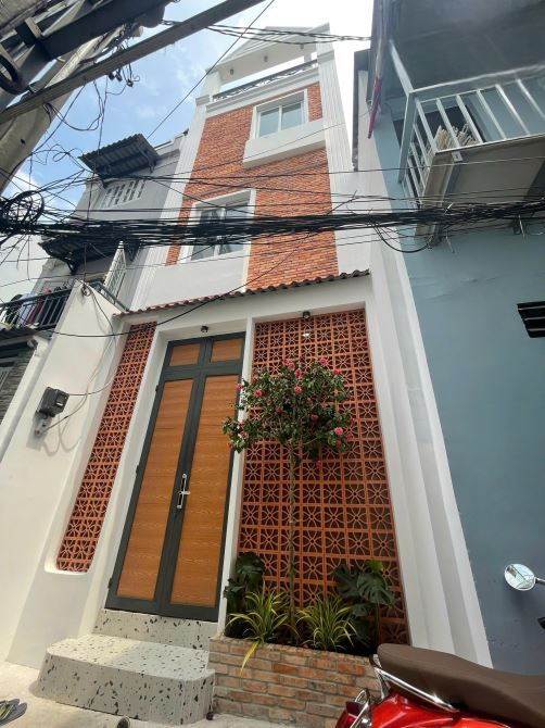 Ngay trung tâm Quận 4 - 50m ra hẻm xe hơi - 4x13m - 5PN - nhà mới full nội thất - Giá 6,5