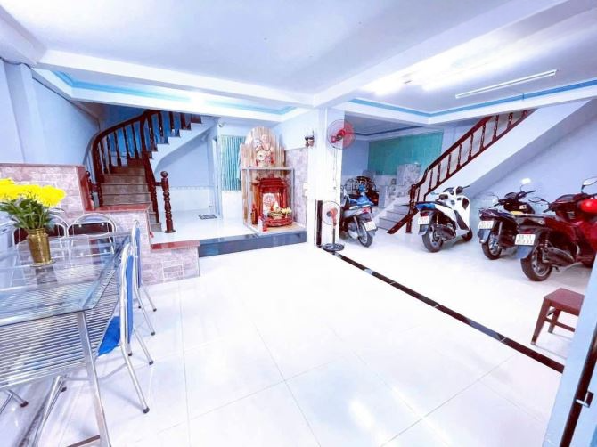 MẶT TIỀN ĐƯỜNG SỐ Q.4 DTSD 280m2 XE HƠI TRONG NHÀ NHỈNH 15TỶ