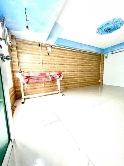Nhà bán: đường Tôn Đản, DTSD 26m2, 3 tầng, giá 2,6 tỷ