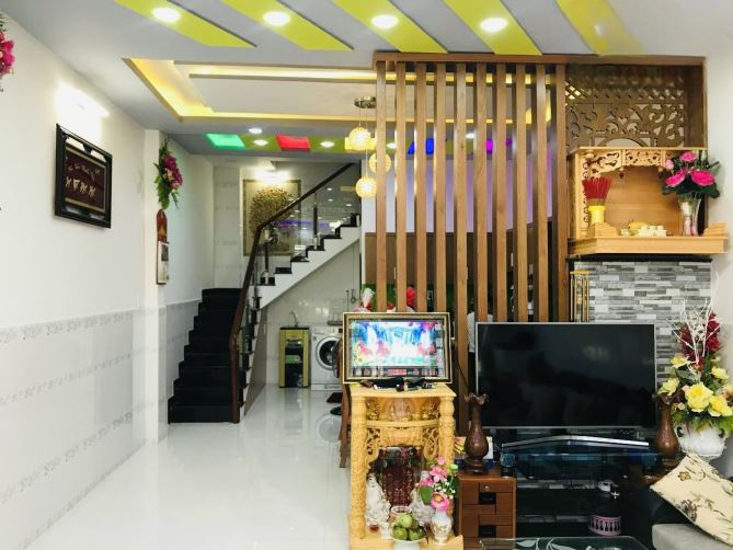 Nhà đẹp BTCT Lưu Hữu Phước Q8 , 45m2 , 3PN , 2WC , hẻm anh ninh , chỉ 3.79 tỷ