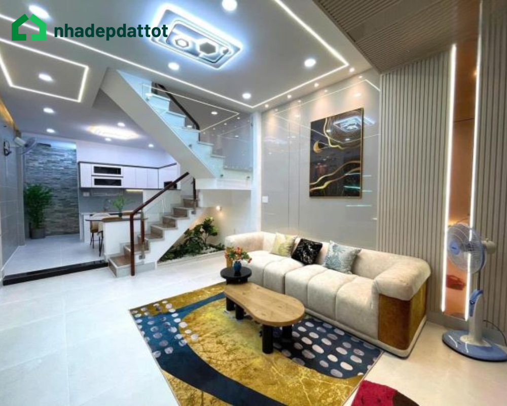 Gia chủ sắp đi nước ngoài bán nhà đường Nhất Chi Mai - Tân Bình. Giá cả hợp lý