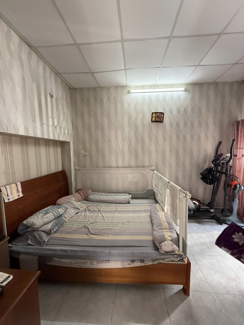 Cần bán nhà Lạc Long Quân, Tân Bình – 49m² – Hẻm ba gác thông – Giá tốt